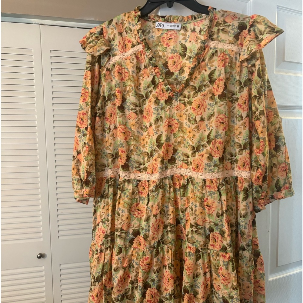 ZARA FLORAL PRINT DRESS.